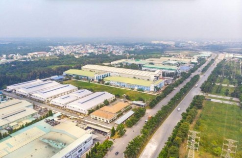 Chuyển nhượng hơn 5000m2 Xưởng + đất Cụm CN ở Hà Nội giá 1x triệu/m2